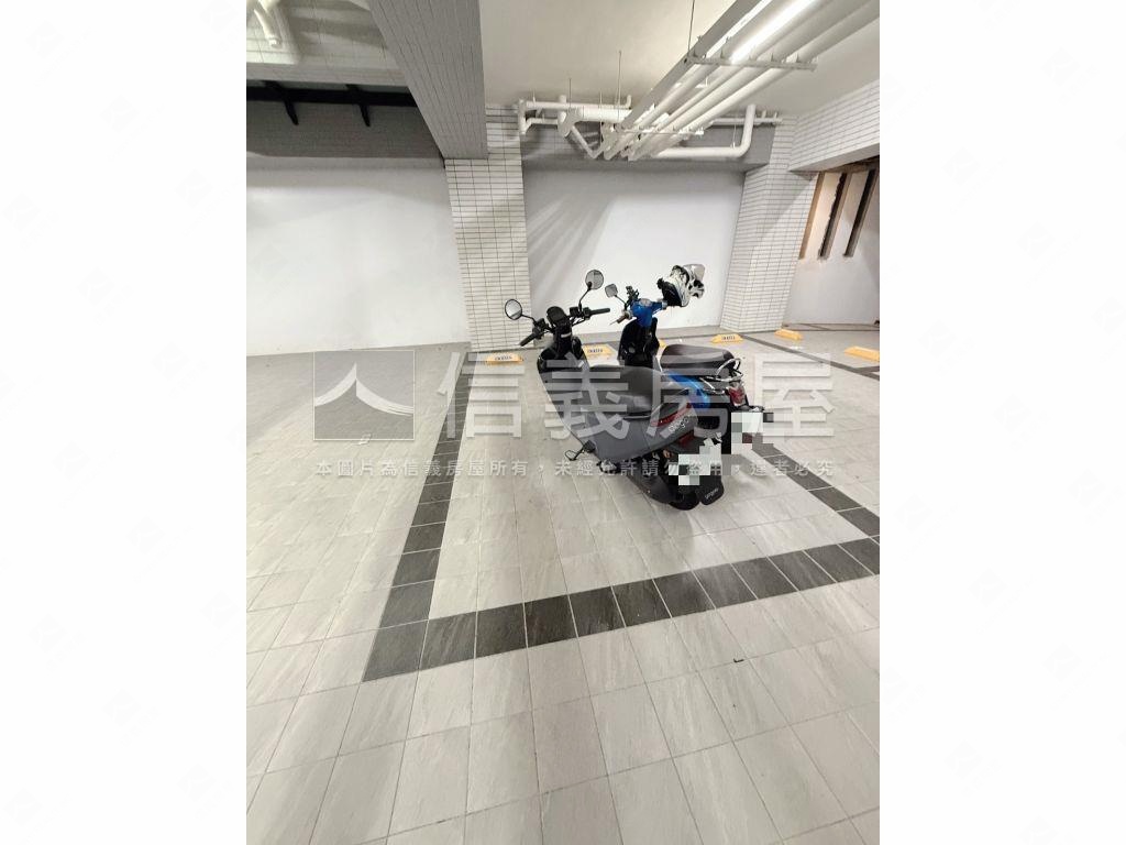 稀有兩房兩衛有車位房屋室內格局與周邊環境