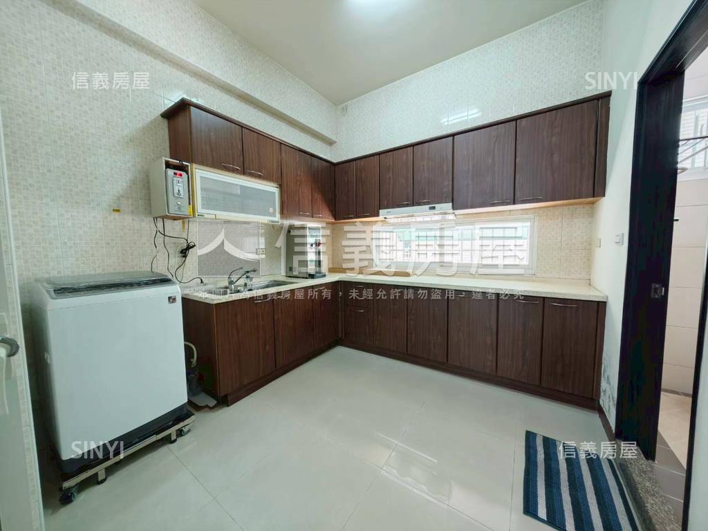 南應大熱鬧吃市店面房屋室內格局與周邊環境