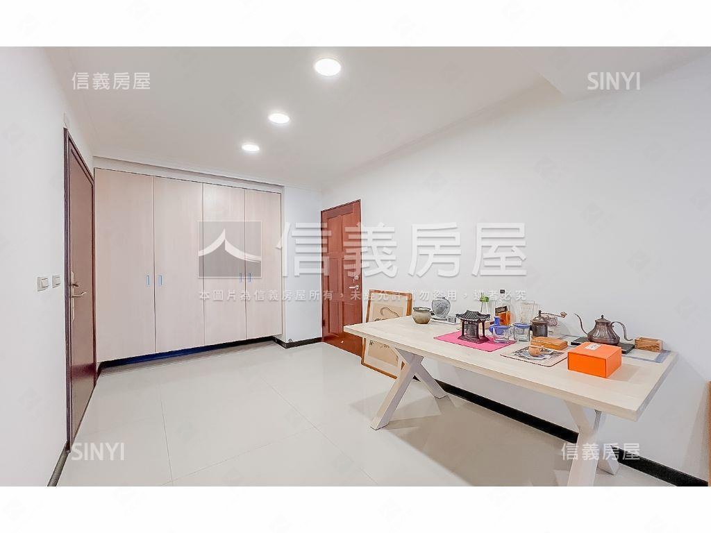 八期秀泰生活圈四房雙車位房屋室內格局與周邊環境