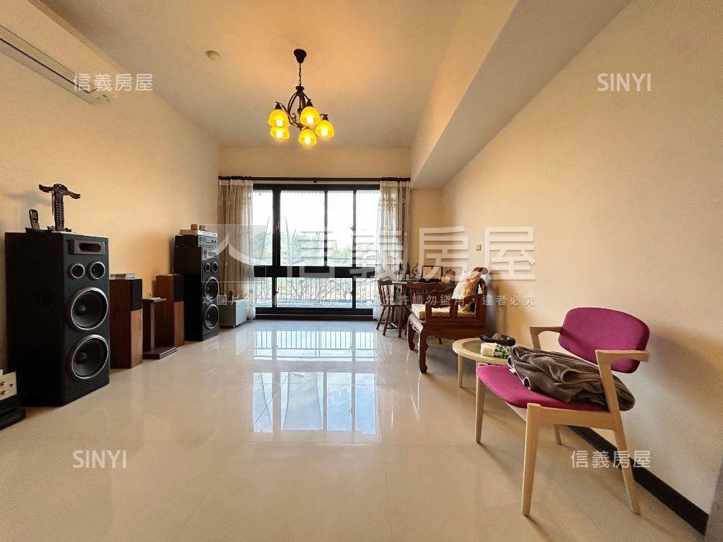 八期秀泰生活圈四房雙車位房屋室內格局與周邊環境