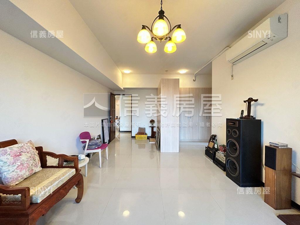 八期秀泰生活圈四房雙車位房屋室內格局與周邊環境