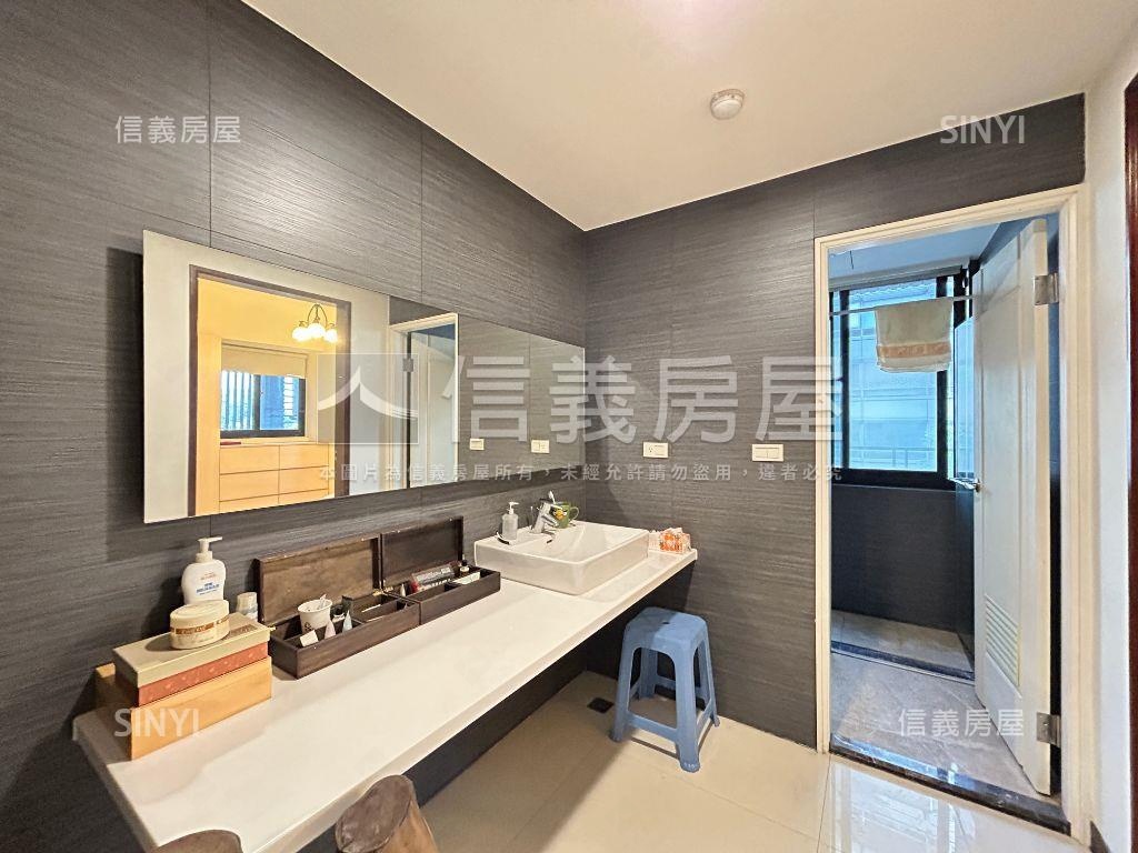 八期秀泰生活圈四房雙車位房屋室內格局與周邊環境