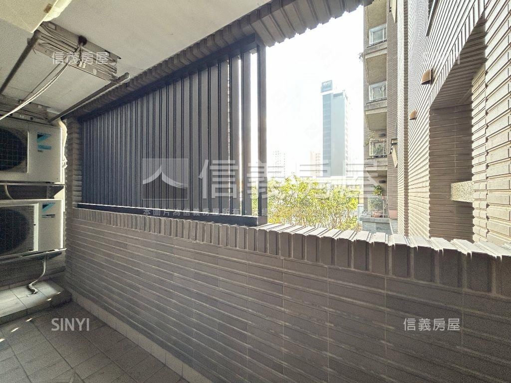 八期秀泰生活圈四房雙車位房屋室內格局與周邊環境