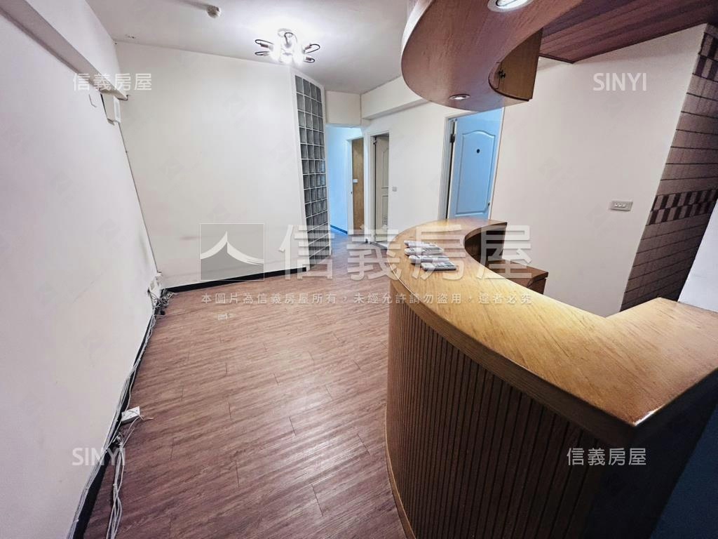 來看喔！近捷運中山北三房房屋室內格局與周邊環境