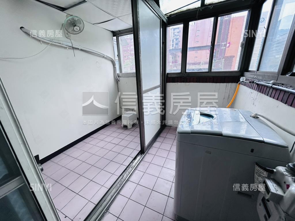 來看喔！近捷運中山北三房房屋室內格局與周邊環境