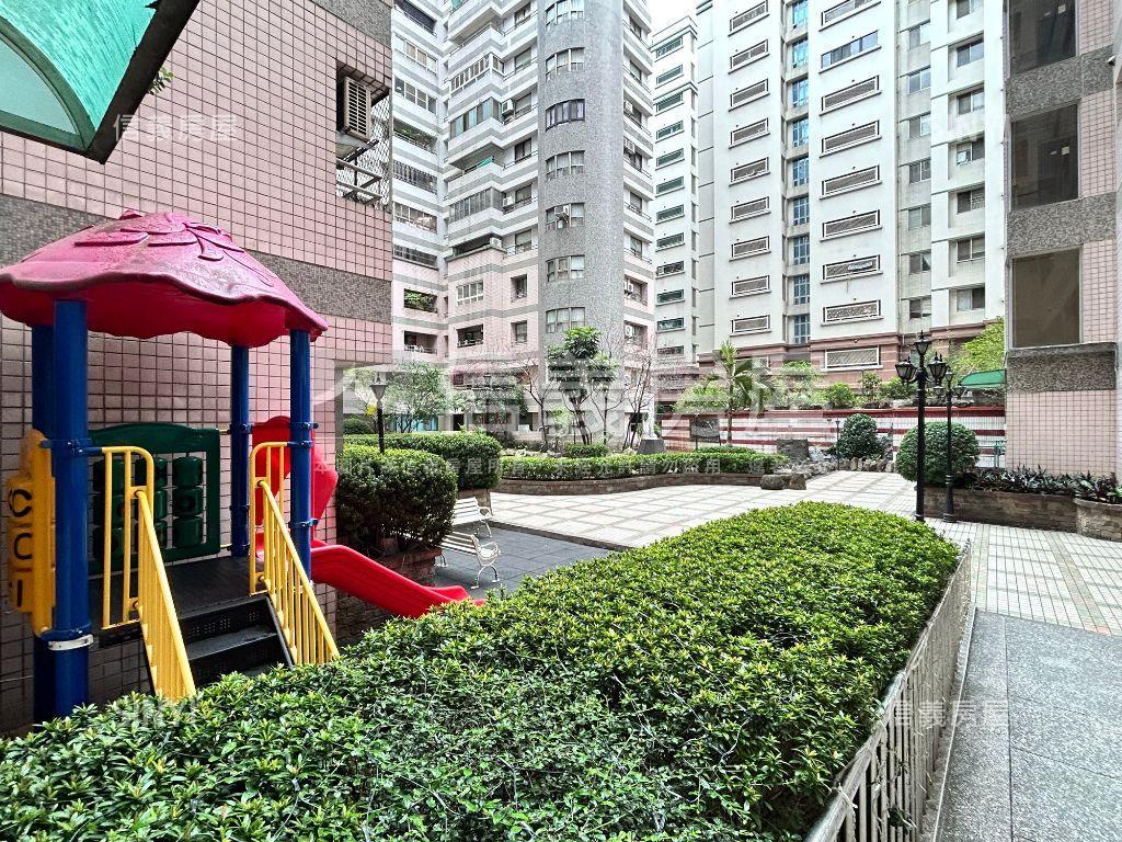高樓邊間三房車位雙面採光房屋室內格局與周邊環境