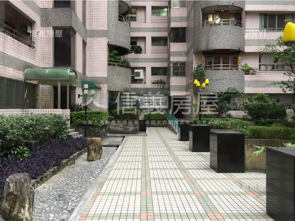 高樓邊間三房車位雙面採光房屋室內格局與周邊環境