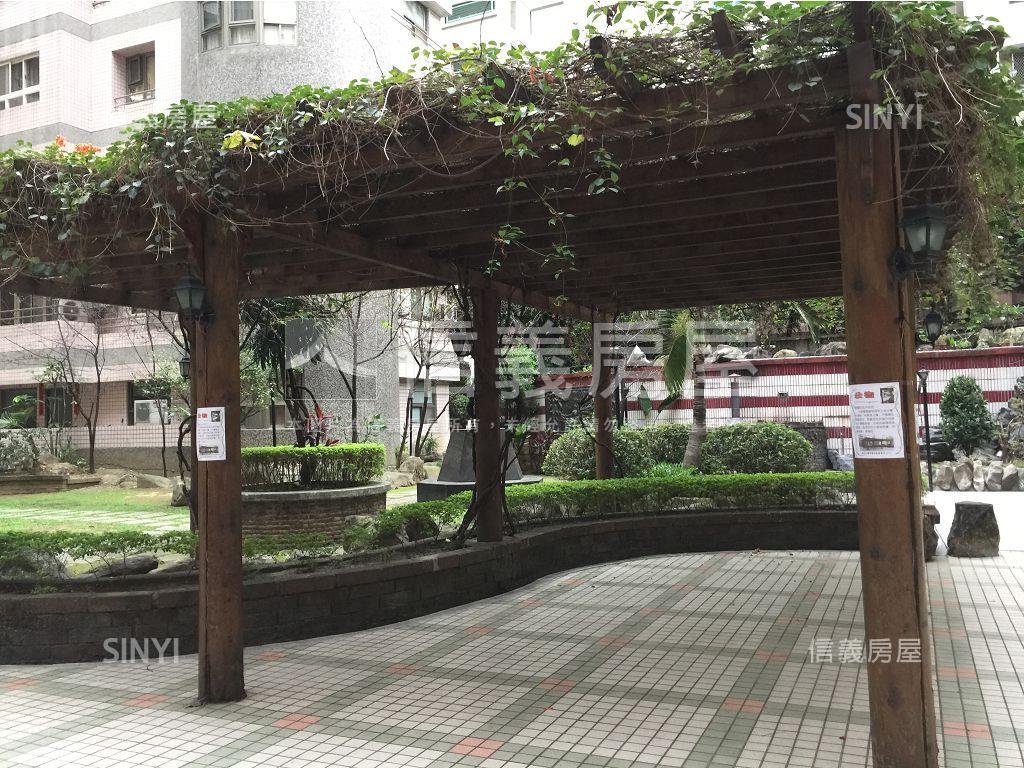 高樓邊間三房車位雙面採光房屋室內格局與周邊環境
