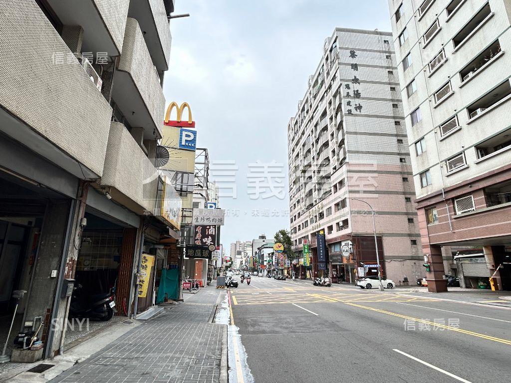 高樓邊間三房車位雙面採光房屋室內格局與周邊環境
