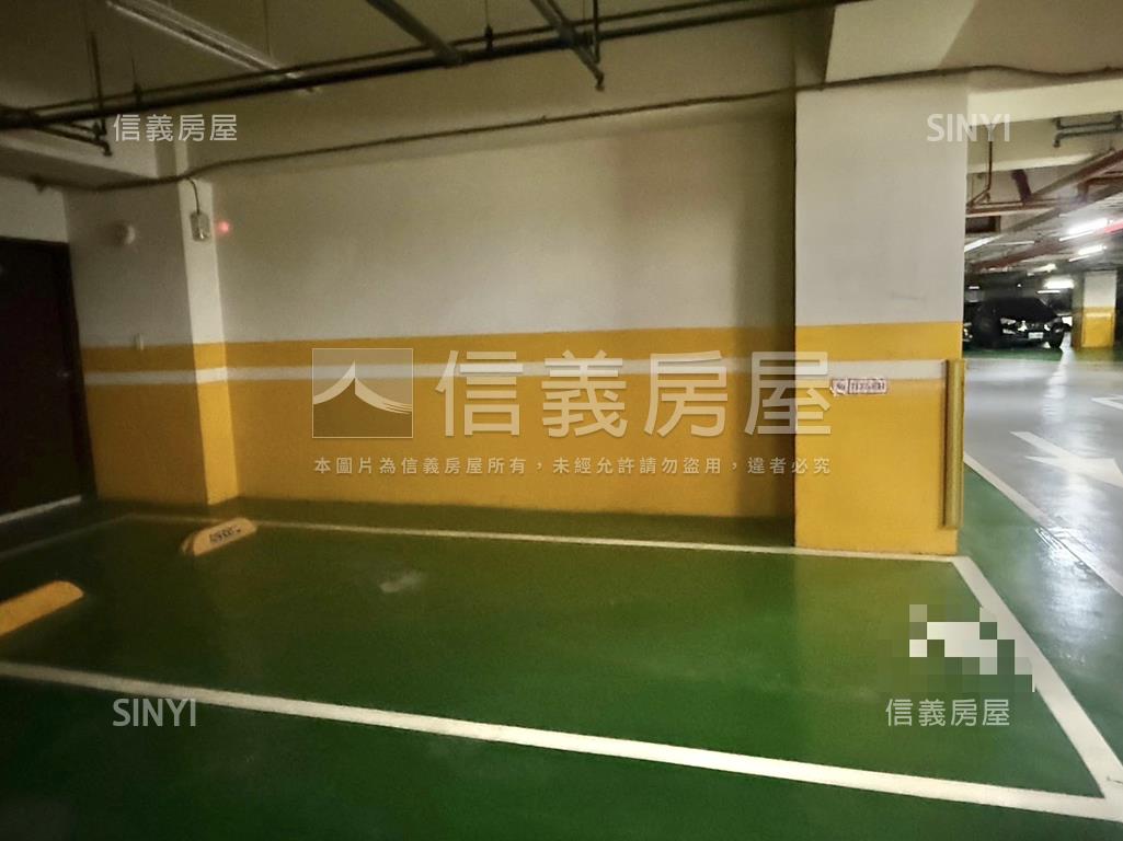 文心漂亮花園車位房屋室內格局與周邊環境