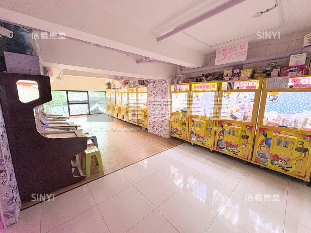 商業區品森活金店面房屋室內格局與周邊環境