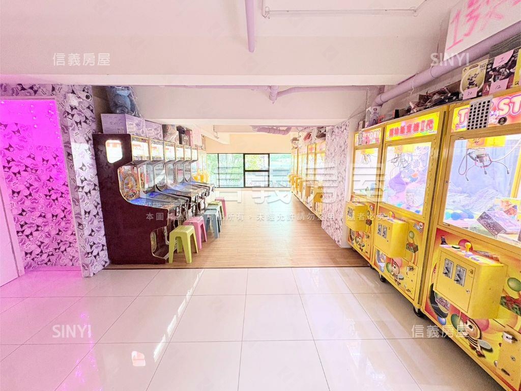 商業區品森活金店面房屋室內格局與周邊環境