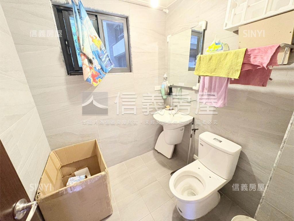 商業區品森活金店面房屋室內格局與周邊環境