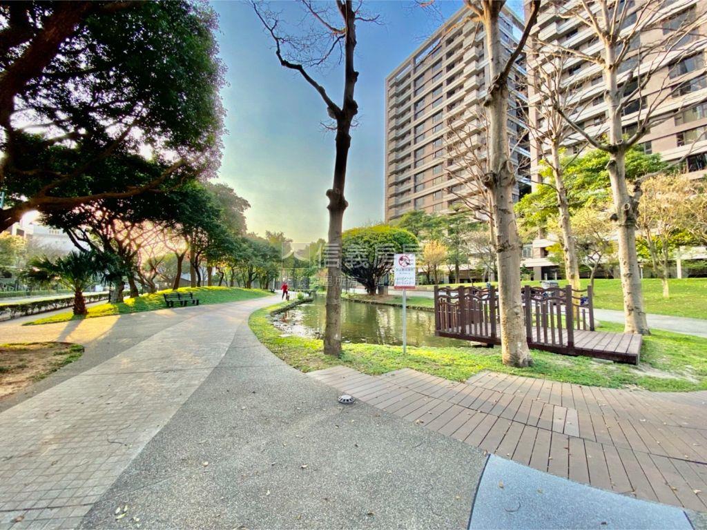 ☆竹城六本木優質三房車位房屋室內格局與周邊環境