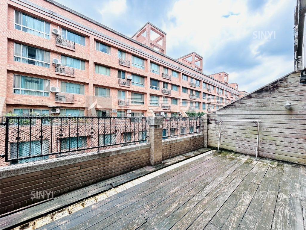富士高樓２房車位房屋室內格局與周邊環境