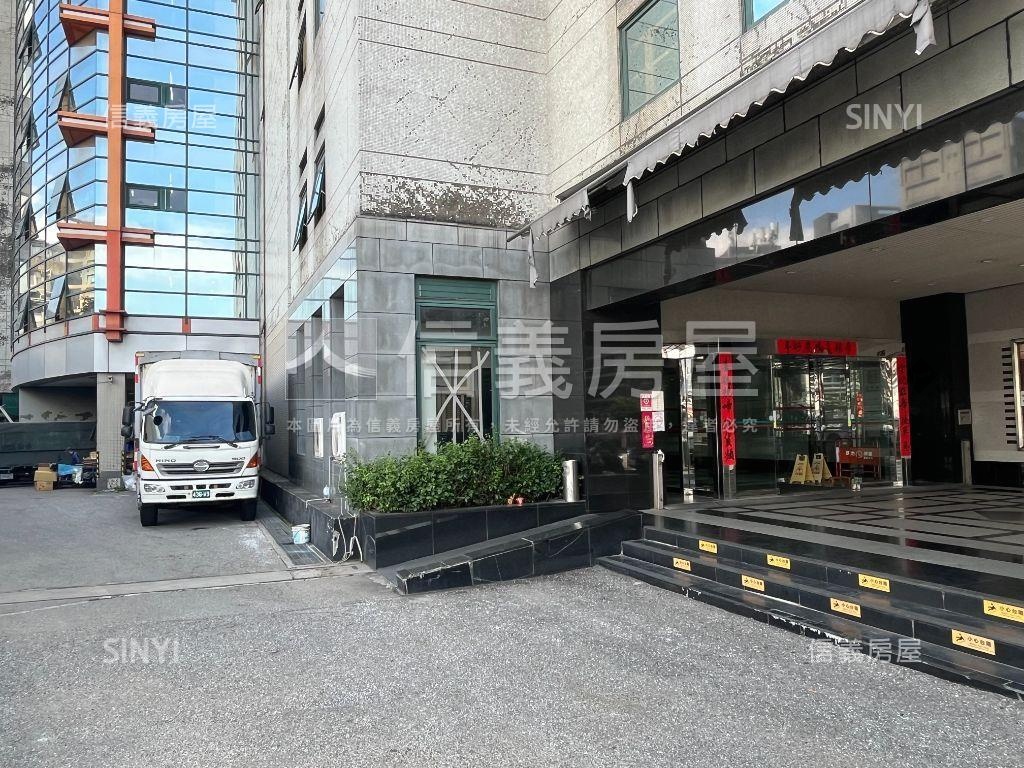 華隆聯合廣場兩戶房屋室內格局與周邊環境