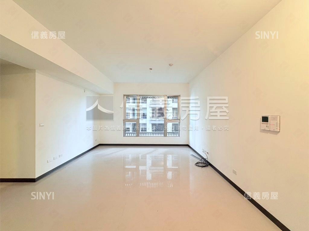 東方晶典磅礡４房豪邸房屋室內格局與周邊環境