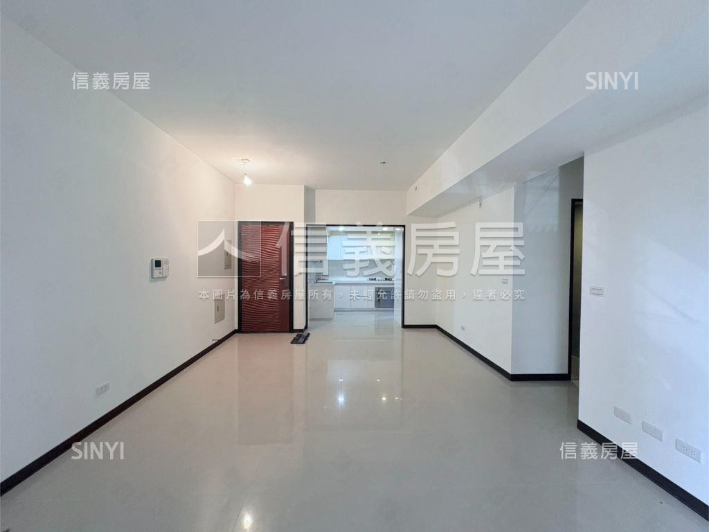 東方晶典磅礡４房豪邸房屋室內格局與周邊環境