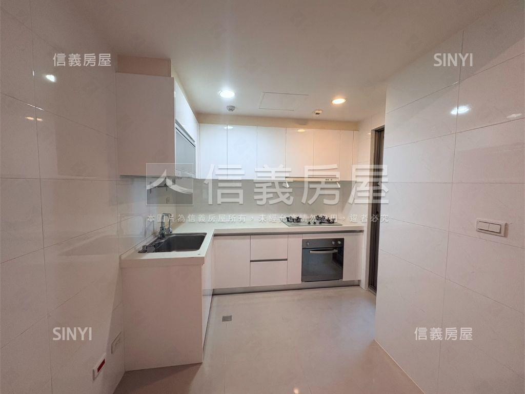 東方晶典磅礡４房豪邸房屋室內格局與周邊環境