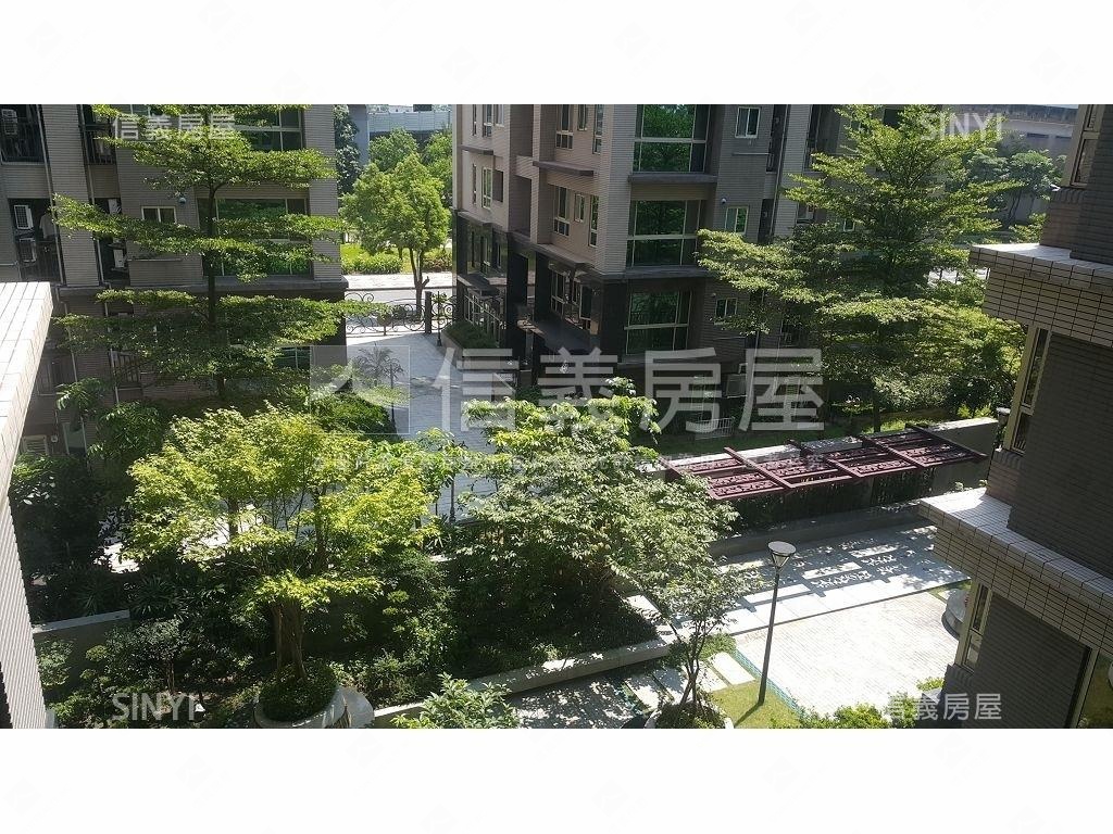 東方晶典磅礡４房豪邸房屋室內格局與周邊環境