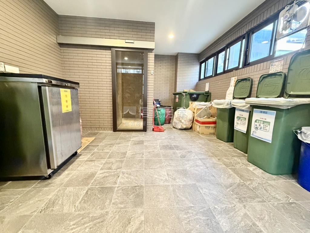 悅勝利三房平車房屋室內格局與周邊環境
