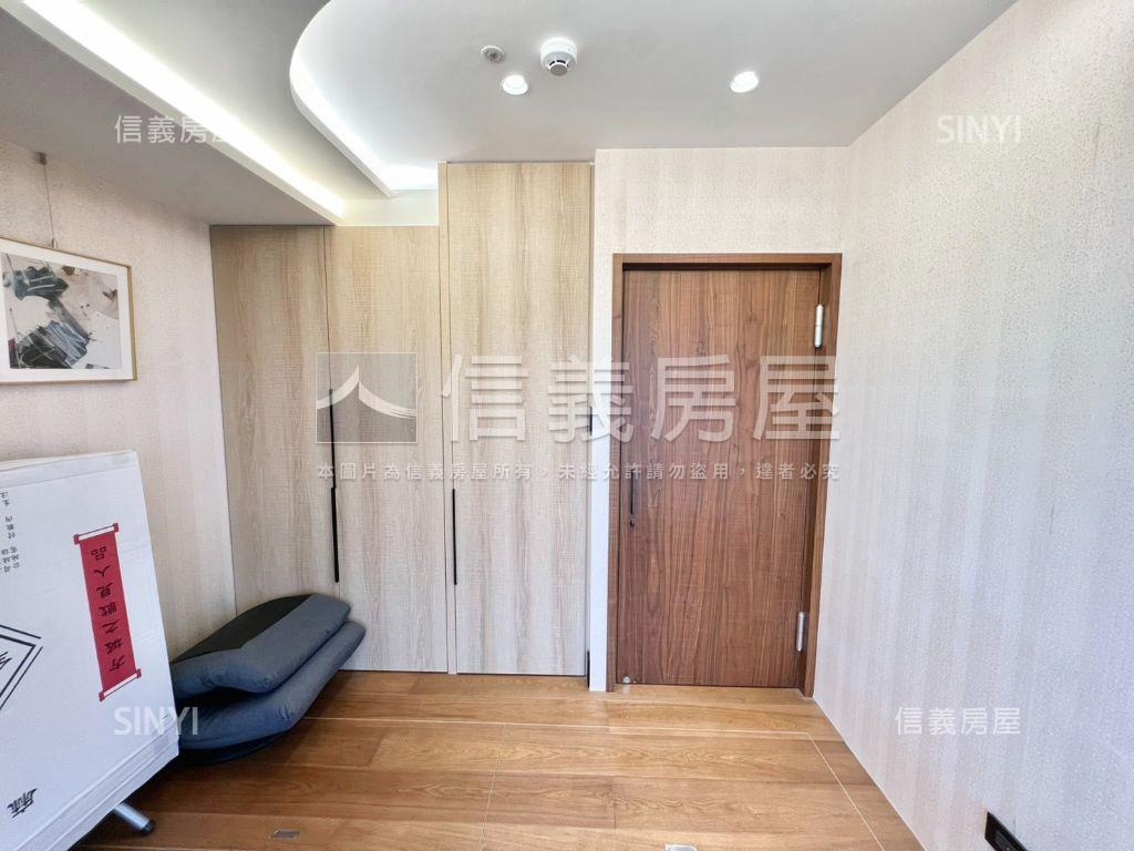 高級裝潢兩房兩位平面車位房屋室內格局與周邊環境