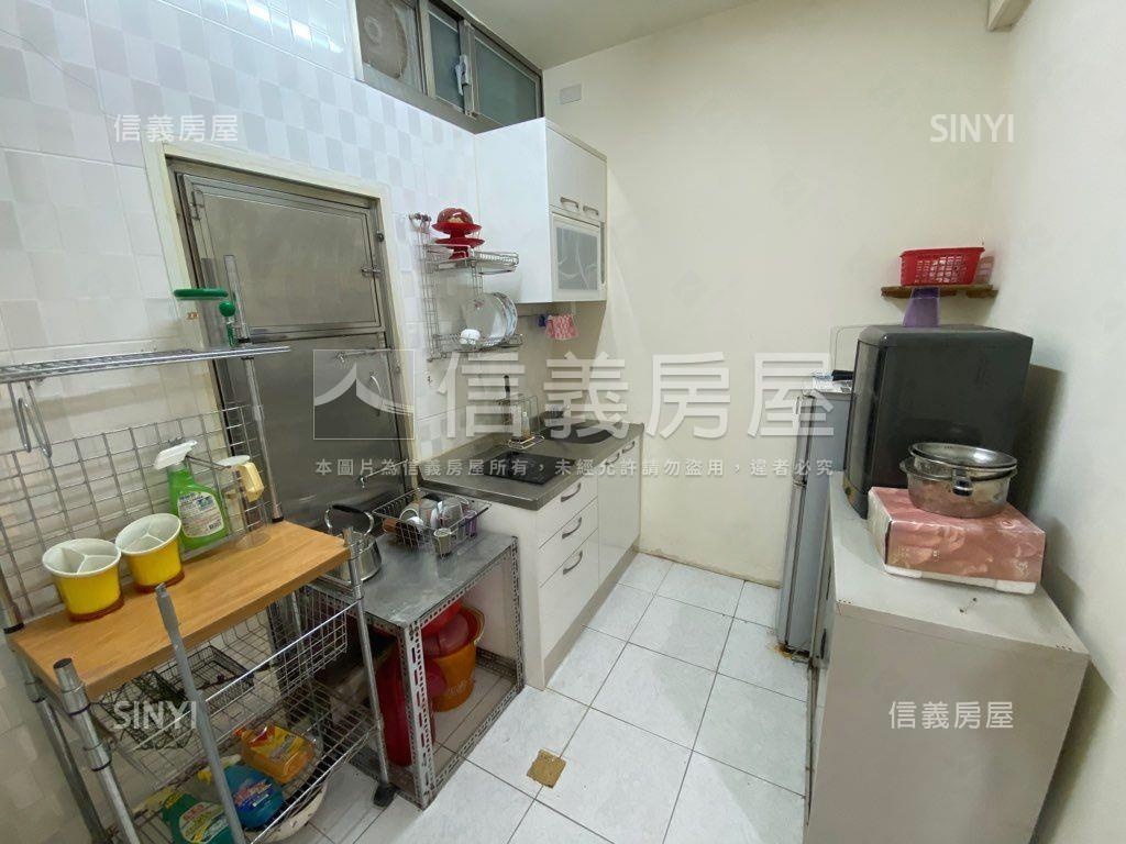 商一大馬路旁店辦房屋室內格局與周邊環境