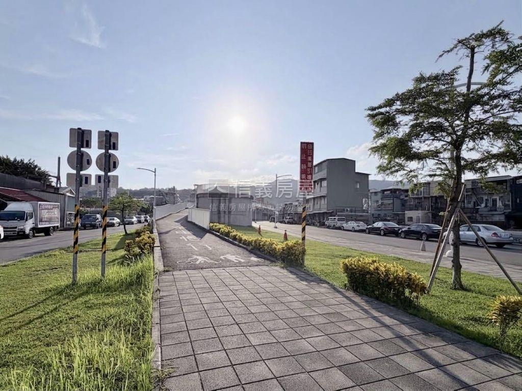 中都生活圈近車站公寓２Ｆ房屋室內格局與周邊環境
