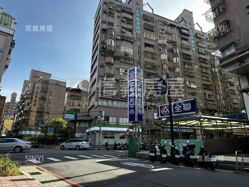 專任面公園豪邸四房車位房屋室內格局與周邊環境