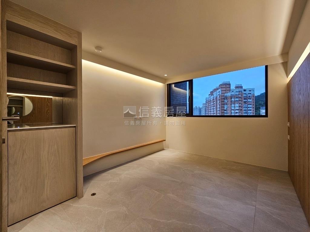晶璽花園高樓帝景美居房屋室內格局與周邊環境