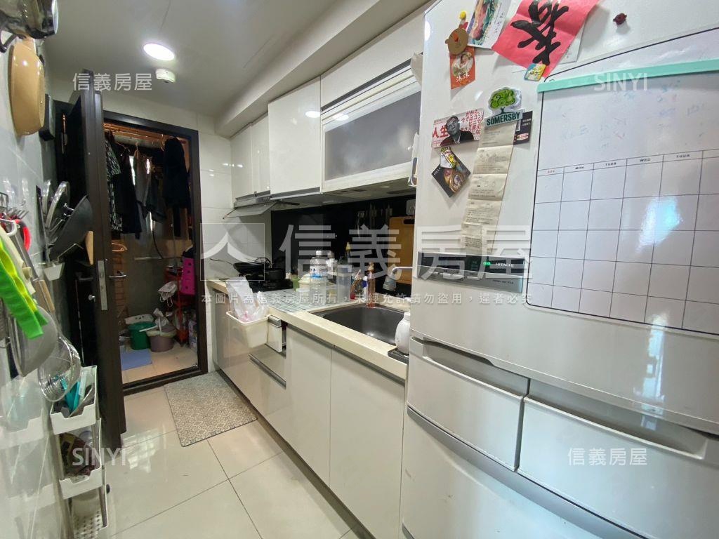 美活市優質兩房車位房屋室內格局與周邊環境
