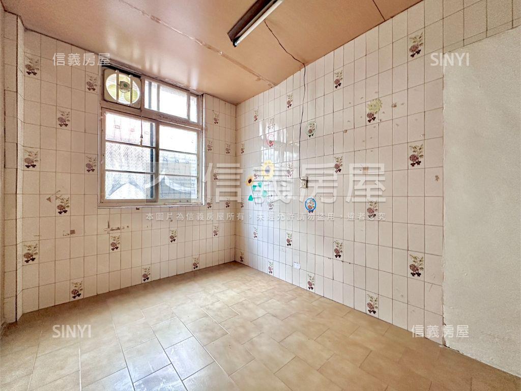 近宏泰市場方正大空間美寓房屋室內格局與周邊環境