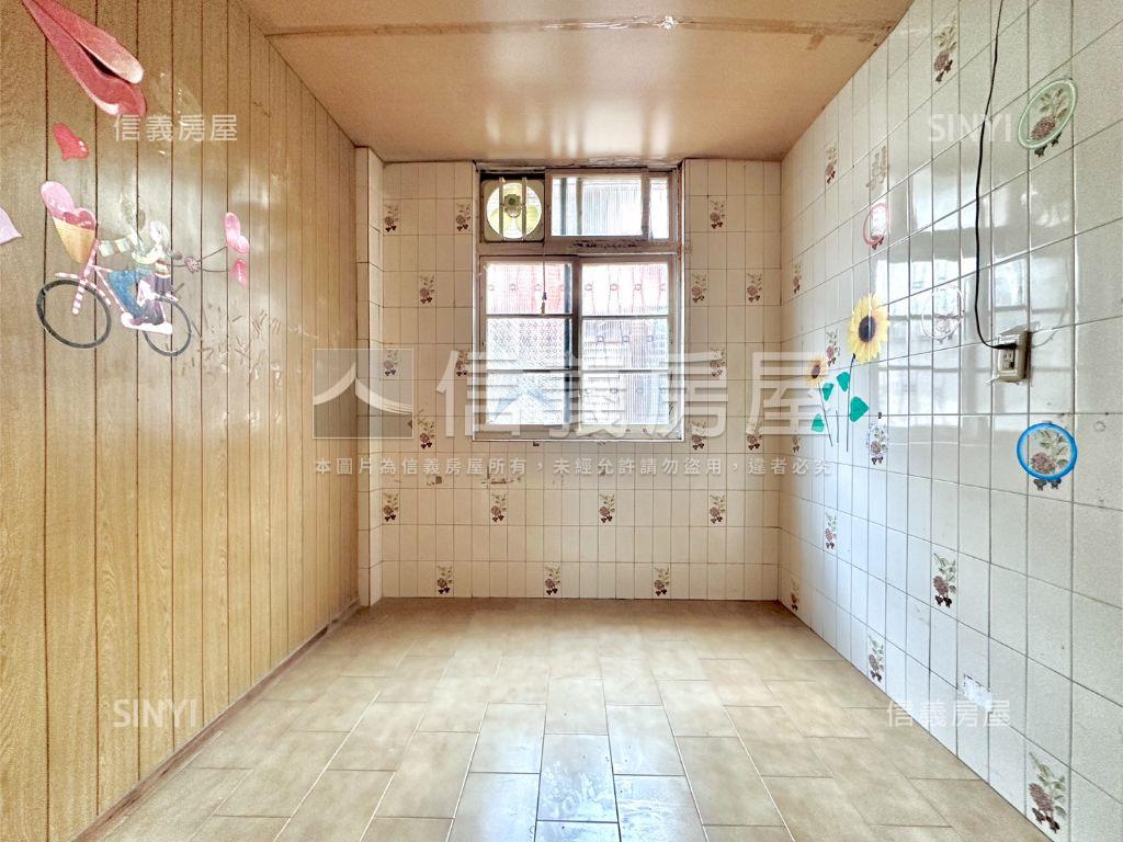 近宏泰市場方正大空間美寓房屋室內格局與周邊環境