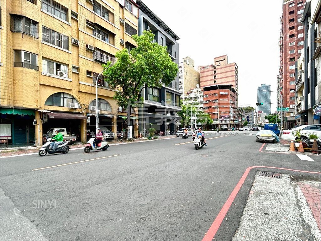 正路翻修透天店面房屋室內格局與周邊環境