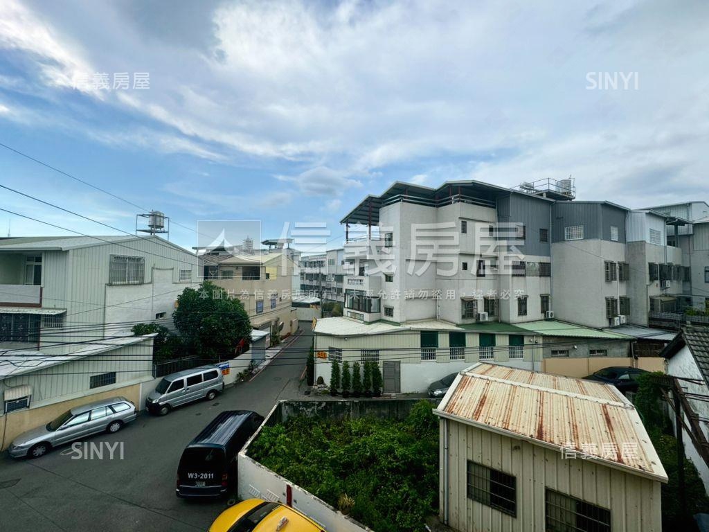立新國小有孝親房臨路透天房屋室內格局與周邊環境