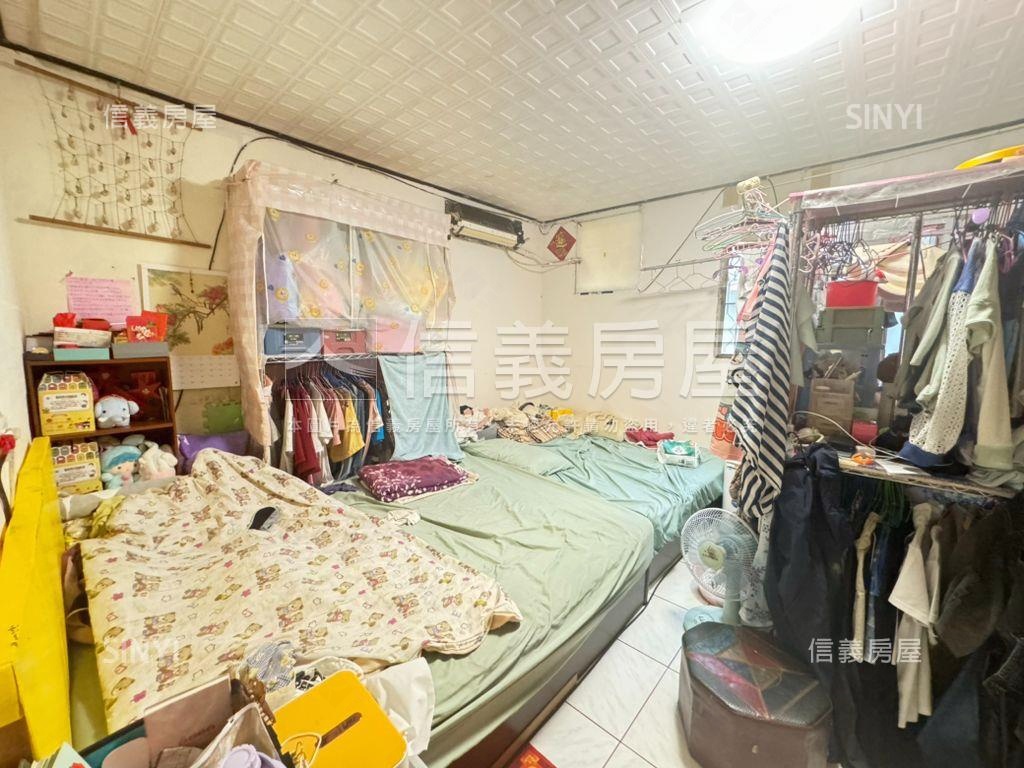 立新國小有孝親房臨路透天房屋室內格局與周邊環境