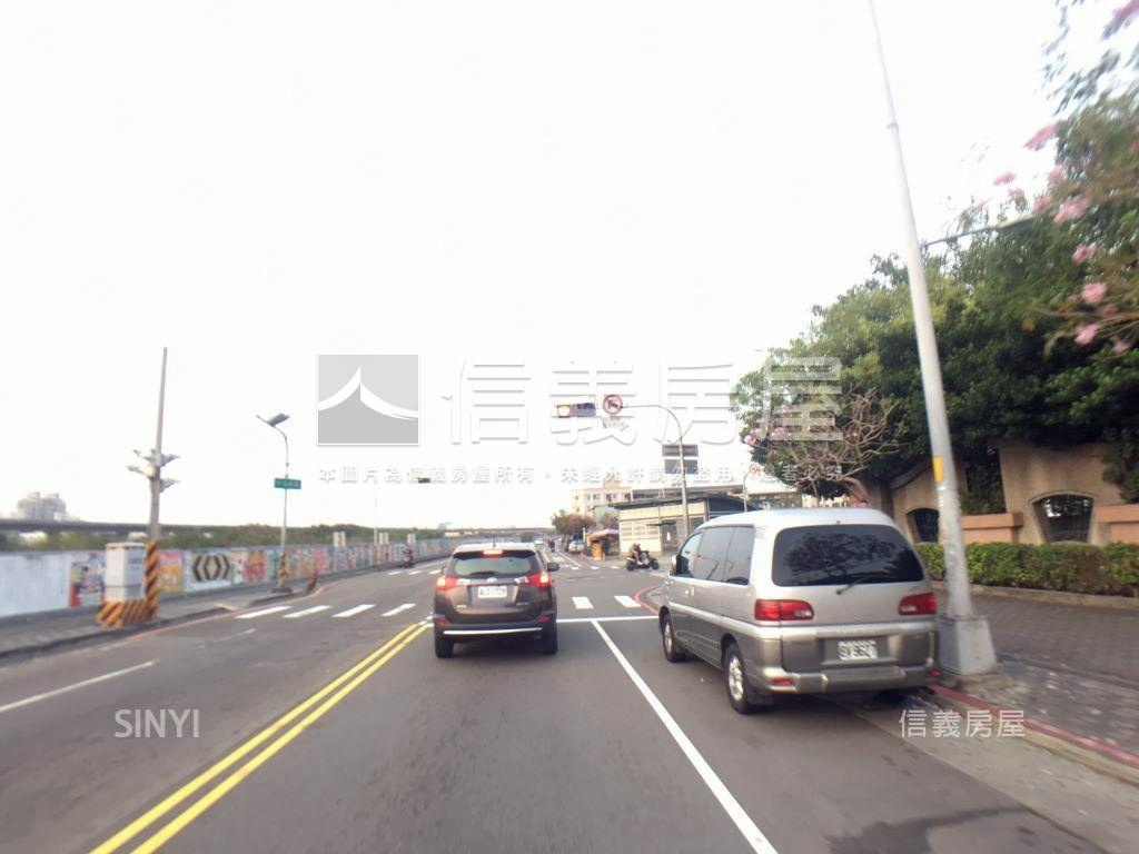 立新國小有孝親房臨路透天房屋室內格局與周邊環境