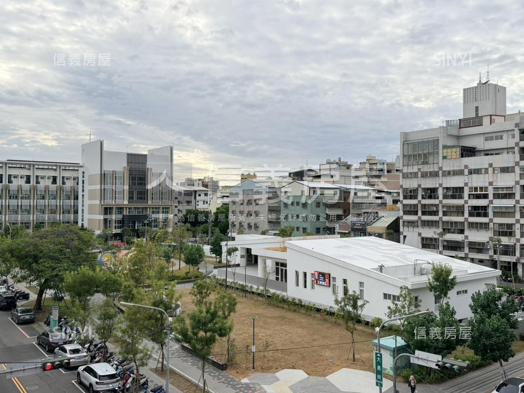 東區住二轉角獨棟電梯金店房屋室內格局與周邊環境