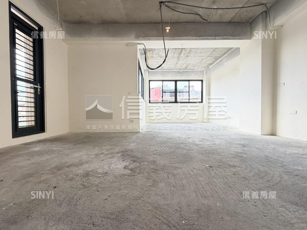 東區住二轉角獨棟電梯金店房屋室內格局與周邊環境