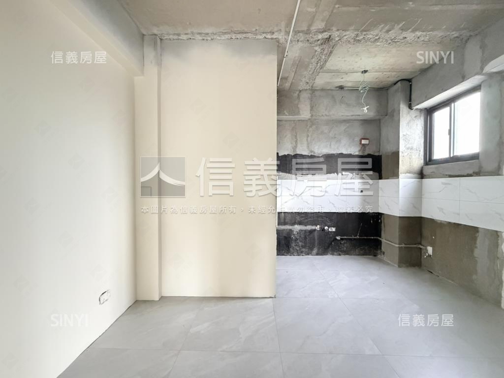 東區住二轉角獨棟電梯金店房屋室內格局與周邊環境