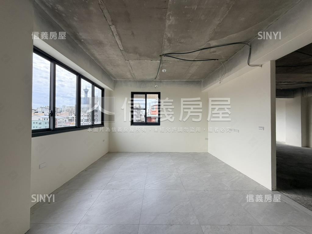 東區住二轉角獨棟電梯金店房屋室內格局與周邊環境