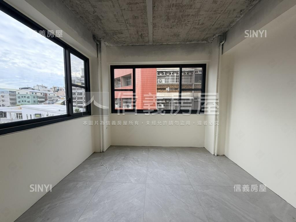 東區住二轉角獨棟電梯金店房屋室內格局與周邊環境