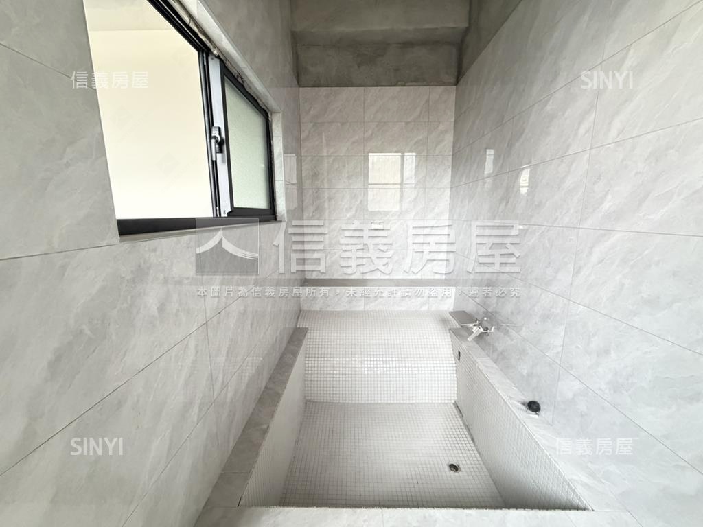 東區住二轉角獨棟電梯金店房屋室內格局與周邊環境