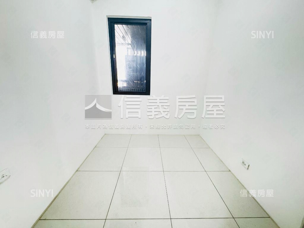 專任擎天森林朝南帝王山景房屋室內格局與周邊環境