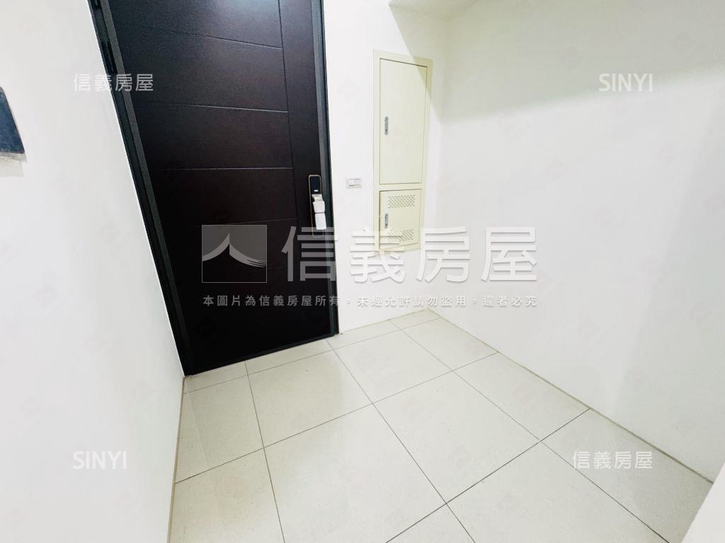 專任擎天森林朝南帝王山景房屋室內格局與周邊環境