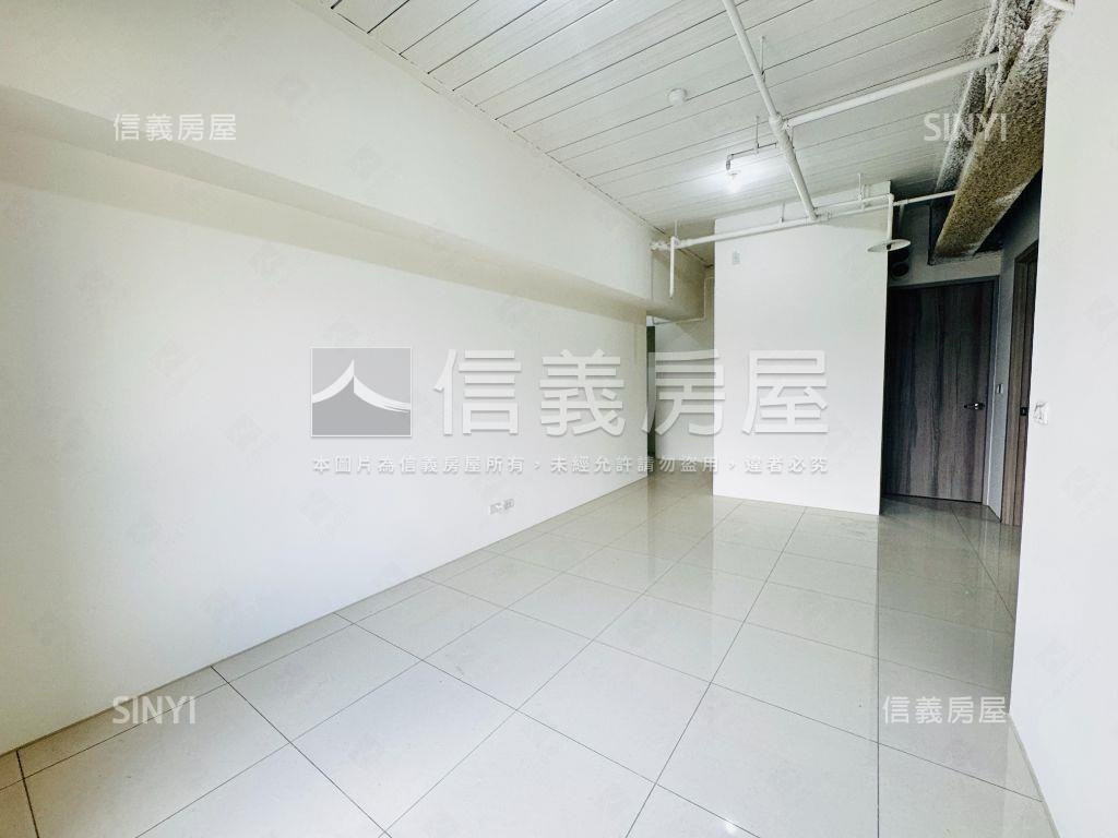 專任擎天森林朝南帝王山景房屋室內格局與周邊環境