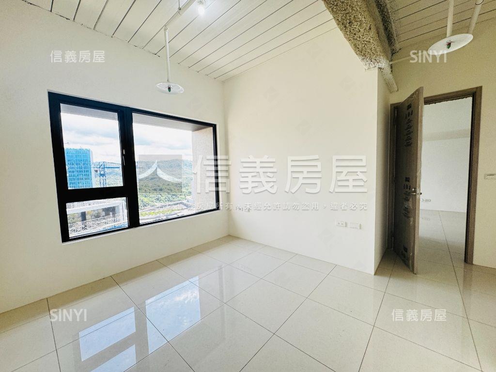 專任擎天森林朝南帝王山景房屋室內格局與周邊環境