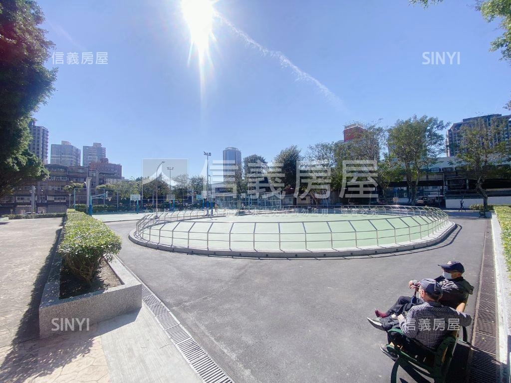 雙捷天生贏家韻采居房屋室內格局與周邊環境