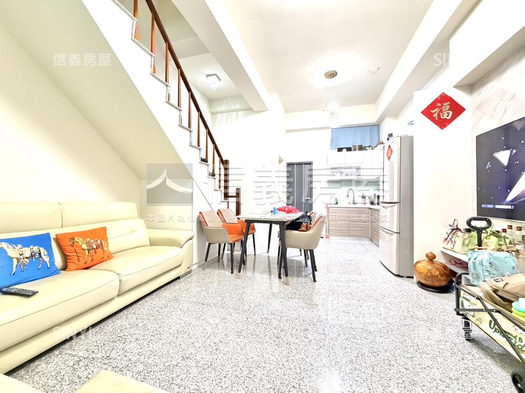 仁里文苑四房邊間前院別墅房屋室內格局與周邊環境