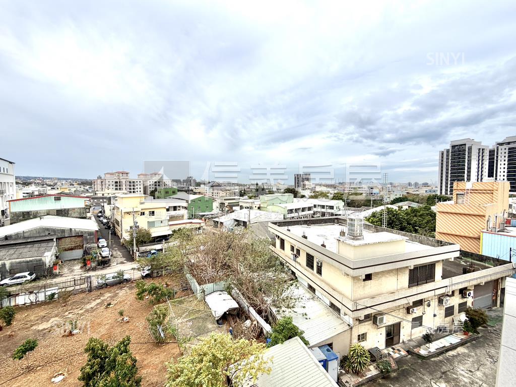 仁里文苑四房邊間前院別墅房屋室內格局與周邊環境